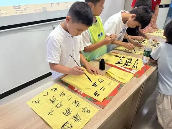 社会实践(十七)|七彩假期护童梦,情暖童心传文明①——保定理工学院经济学院“三下乡”社会实践