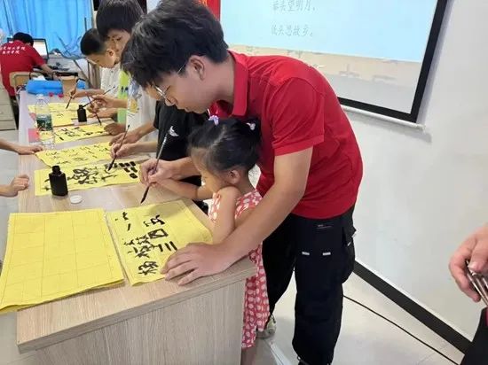 社会实践(十七)|七彩假期护童梦,情暖童心传文明①——保定理工学院经济学院“三下乡”社会实践