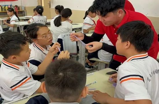 社会实践(十八)|七彩假期护童梦,情暖童心传文明②——保定理工学院经济学院“三下乡”社会实践