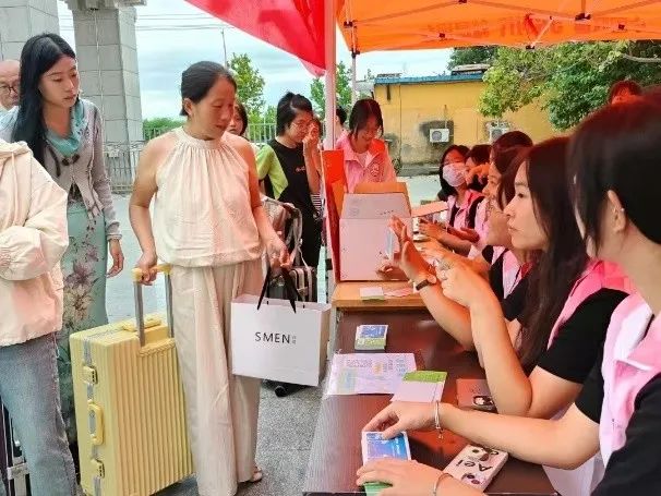 我为同学做实事 | 教育学院“以‘心’迎‘新’,‘育’你相遇”