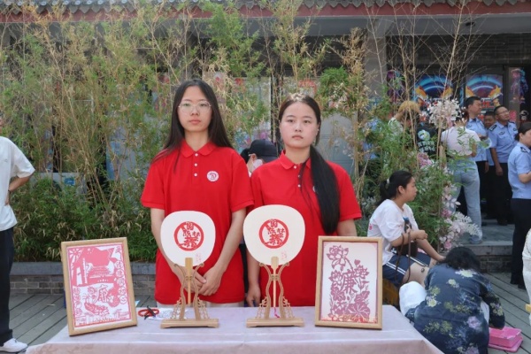 【禁毒同行，青春担当】保定理工学院经济学院赤焰镌艺社：非遗剪纸禁毒作品展，以艺传情，共筑无毒防线