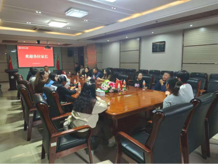 家校携手育英才 同心筑梦向未来——保定理工学院艺术学院成功召开新生家长座谈会