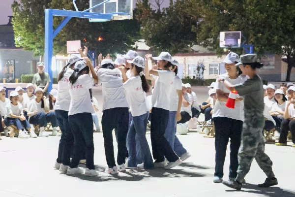 【青春铸魂，歌声献礼】军歌飞扬展风貌，青春聚力筑初心——保定理工学院康复医学院军训拉歌活动圆满举行