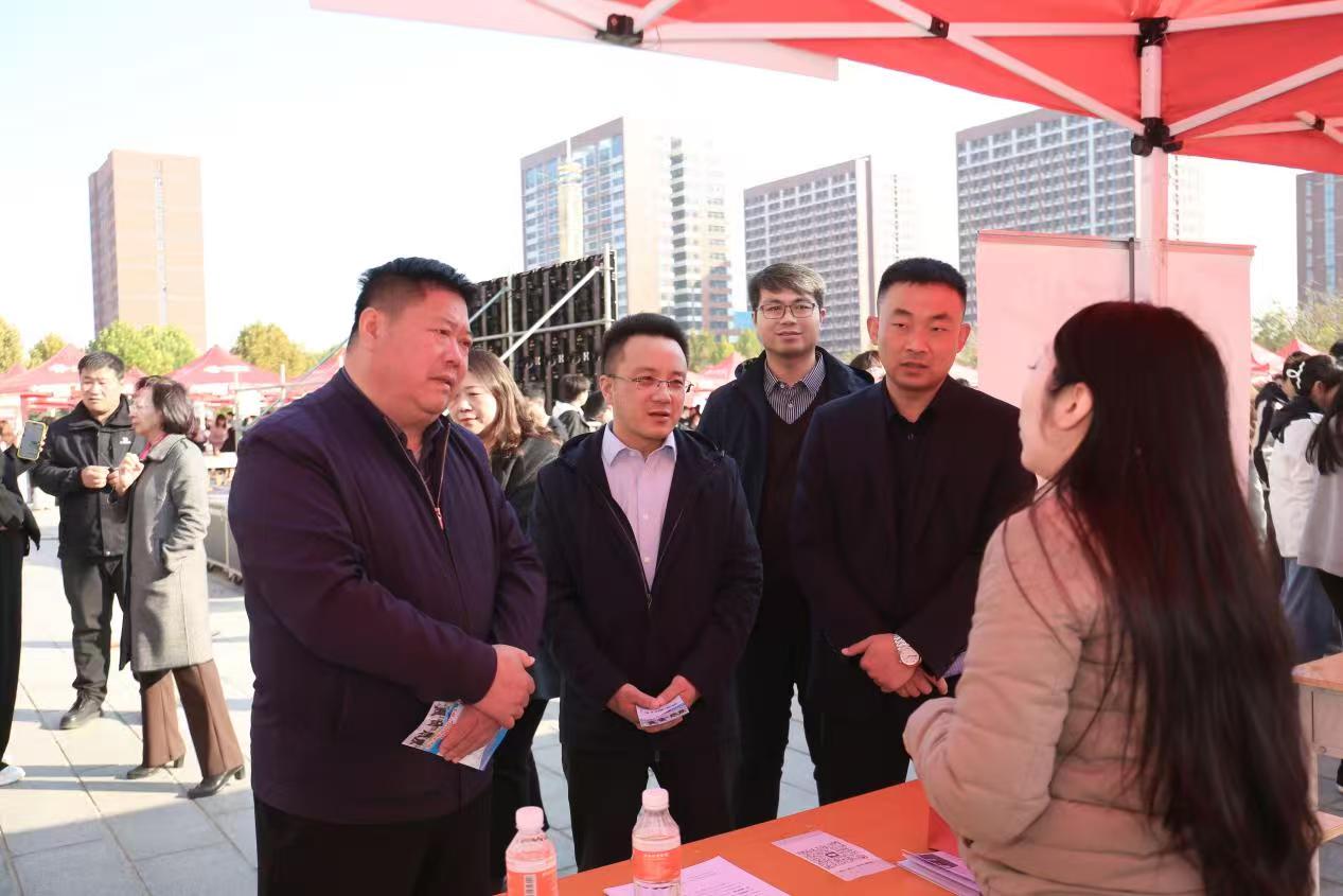 双秩芳华，逐梦金秋——保定理工学院举办2026届毕业生秋季线下双选会