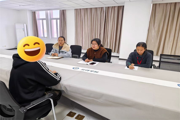 释疑解惑纾学子之困，启智润心筑成长之路