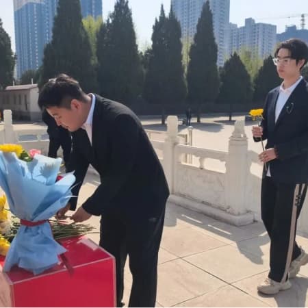 “致敬革命先烈，让信仰之光在清明闪耀”