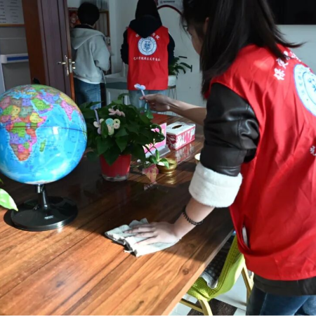 “艺暖养老院，爱润夕阳红”