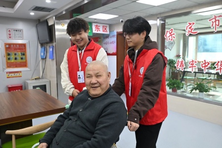 “艺暖养老院，爱润夕阳红”——保定理工学院艺术学院开展敬老爱老进养老院志愿活动