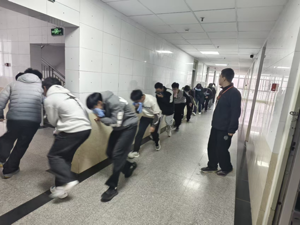安全教育|保定理工学院|管理学院|强消防意识，护校园平安——2025级新生消防应急演练圆满落幕