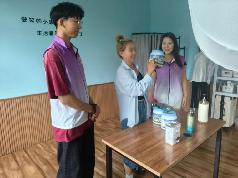 云端寄情,打造温情服务