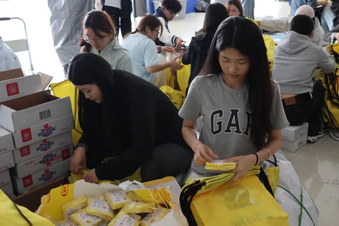 康复医学院助力长城马拉松物资分配保障工作圆满结束