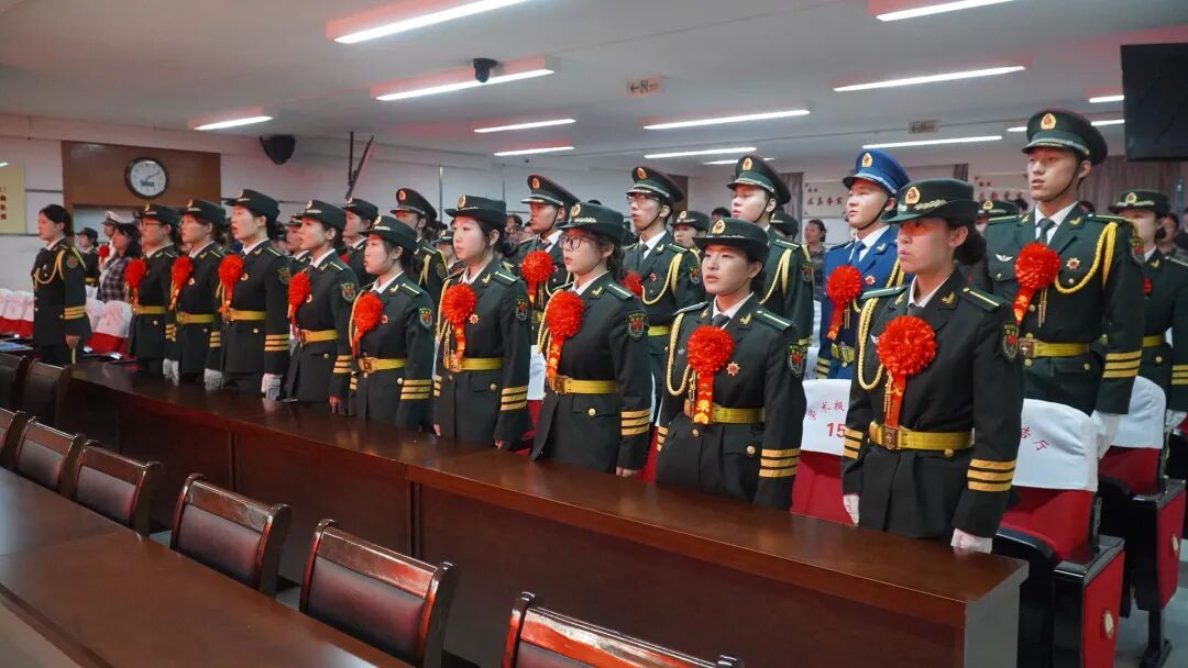 薪火相传 接续荣光——保定理工学院第十九届国旗护卫队退役大会圆满举行
