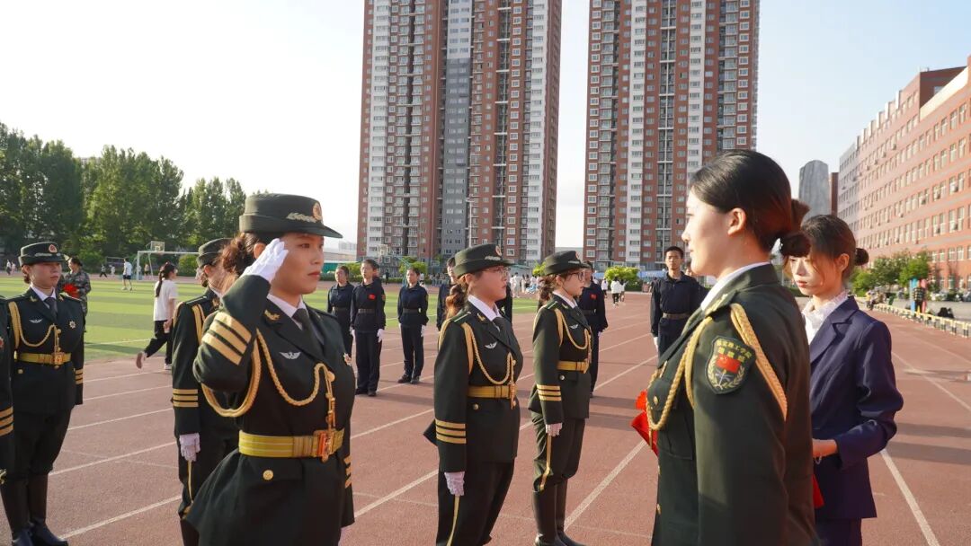 薪火相传 接续荣光——保定理工学院第十九届国旗护卫队退役大会圆满举行