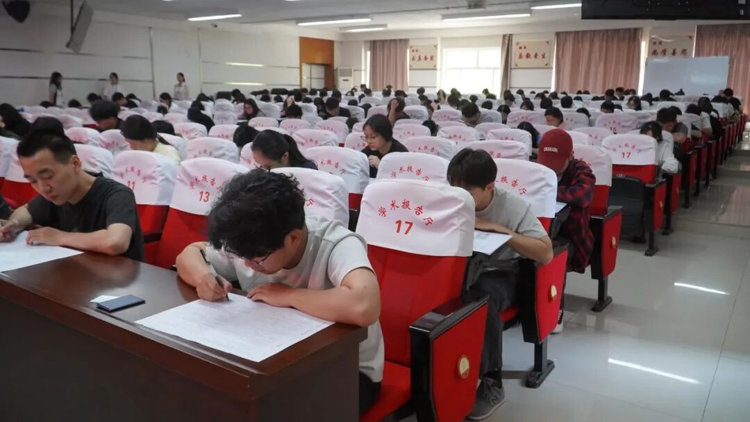 保定理工学院2026年大学生志愿服务西部计划招募工作圆满完成