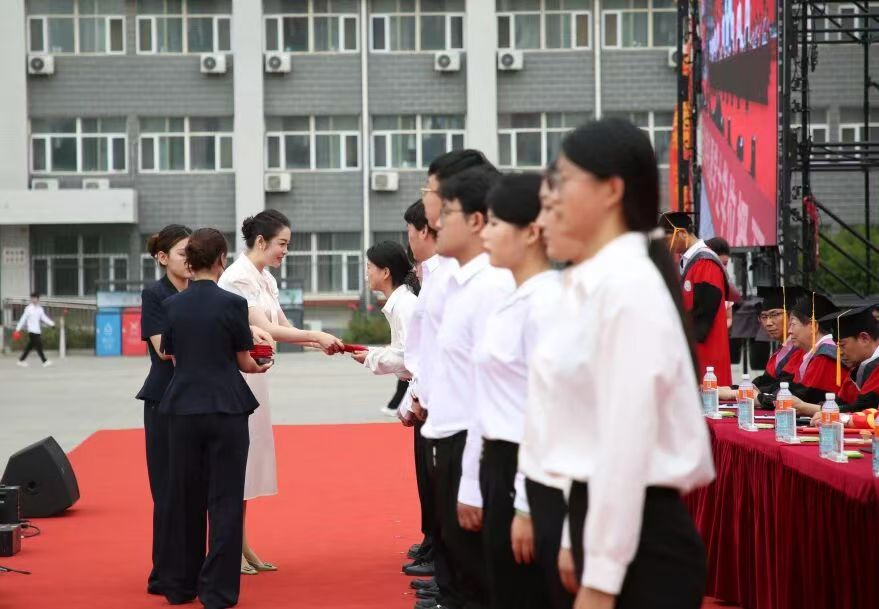 保定理工学院隆重举行2026届毕业典礼暨学士学位授予仪式