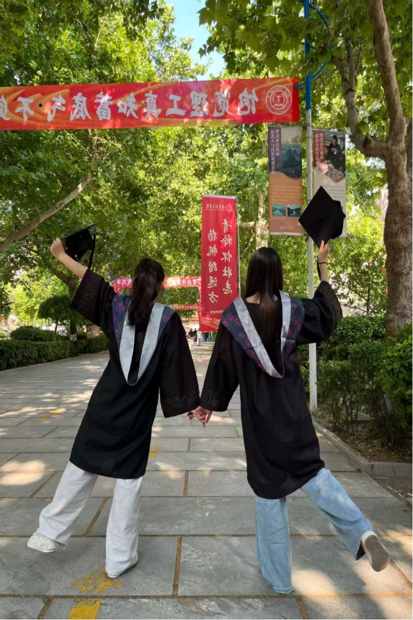 毕业季——打卡现场实录：青春和快门声一起炸场！
