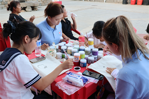 红医践志赴乡土，红心筑梦续华章——康复医学院赴顾家台村开展三下乡暑期志愿服务活动