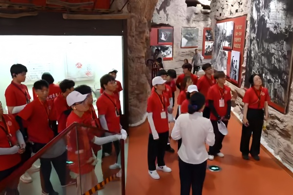 寻源·传承·践行：保定理工学院赴红旗渠开展三下乡实践