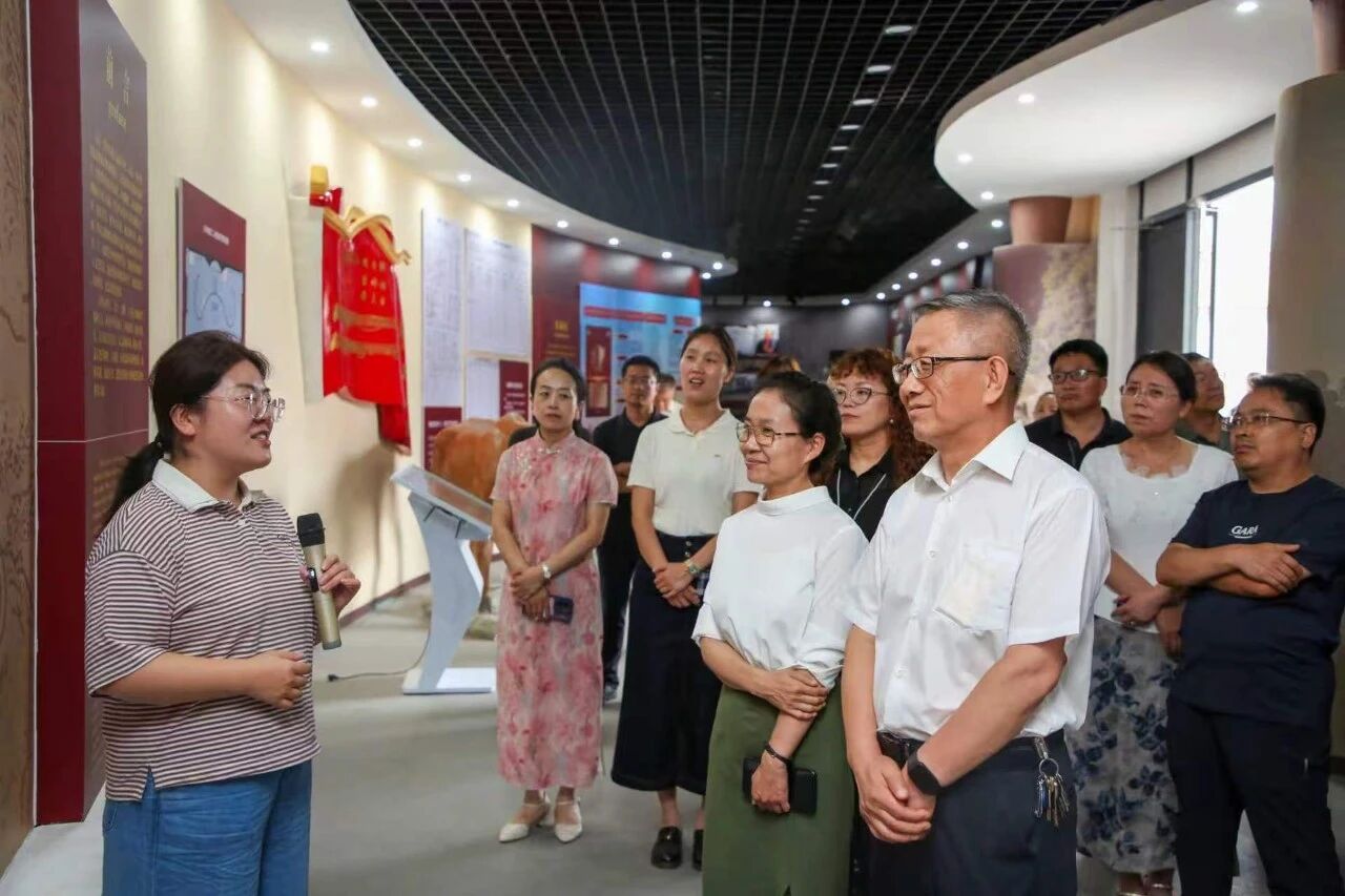 红色铸魂协同育人 校地共建思政新篇——我校联合河北大学马院、涞源县教体局签订大中小学思政课一体化共建协议