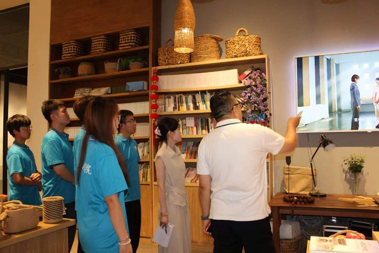 暑期“三下乡”｜管理科学与工程学院学子开展乡村美育帮扶实践活动