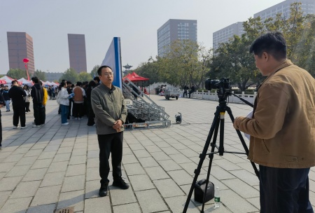艺启金秋 职绘新程 ——保定理工学院艺术学院依托秋招平台助力学子迈好择业第一步